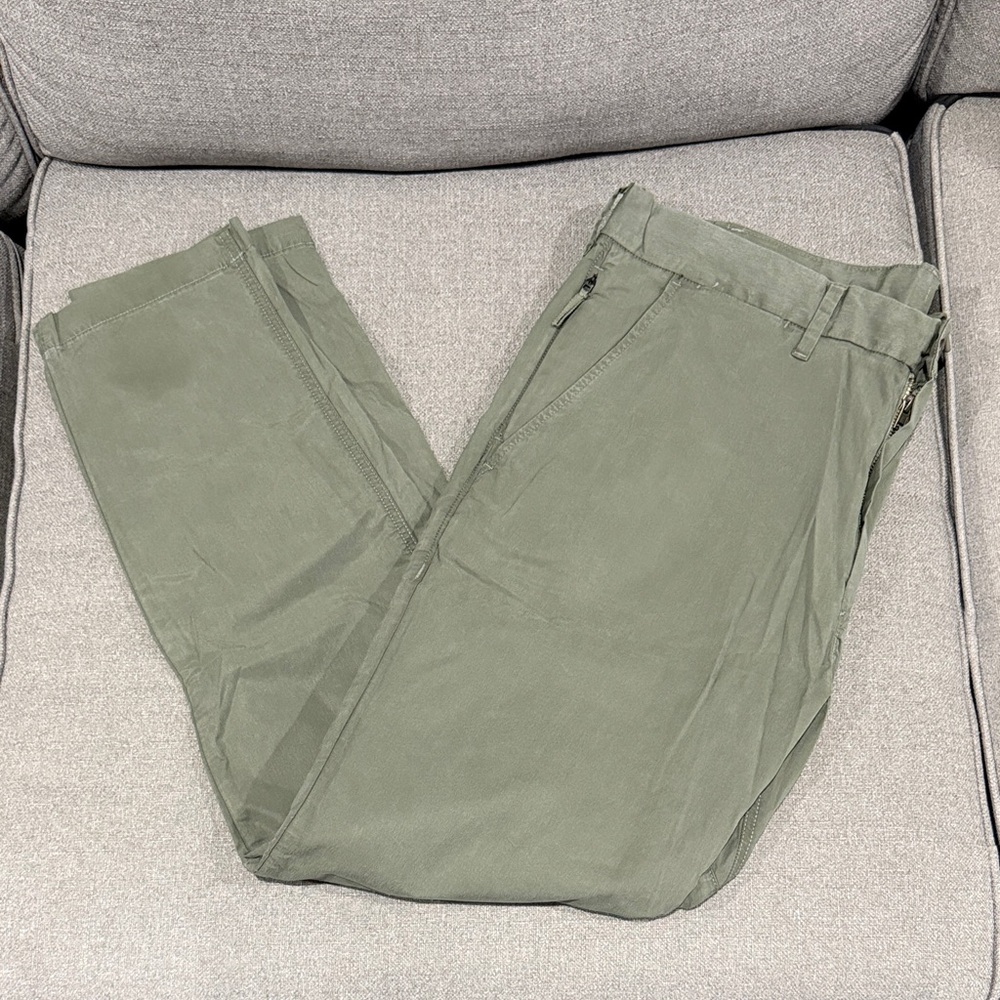American Eagle Flex Athletic Fit Modern
Khaki Pant 36x32